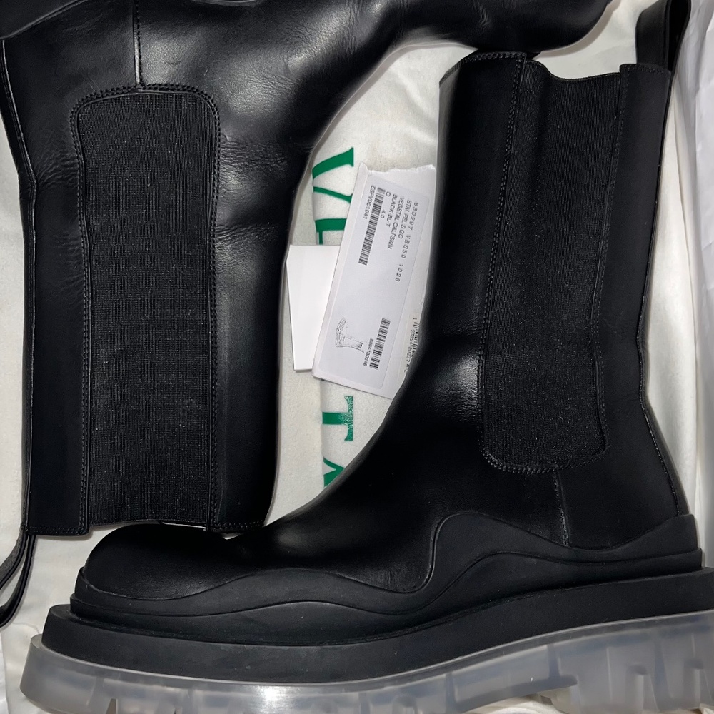 Bottega Veneta Tire Chelsea Boot black/transparent size 40